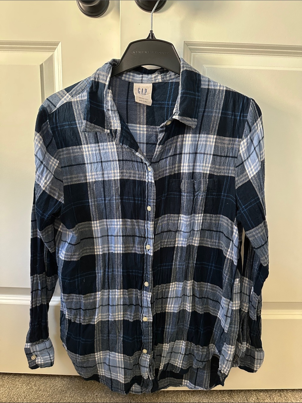 GAP Men’s Navy & Light Blue Plaid Button-Down Shirt